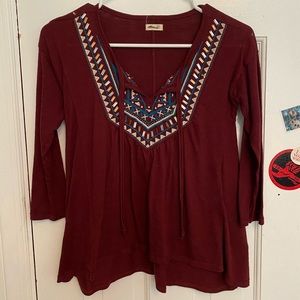 Maroon 3/4 sleeve shirt
